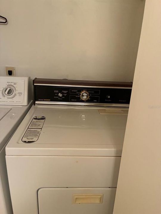 For Sale: $115,000 (2 beds, 2 baths, 1044 Square Feet)