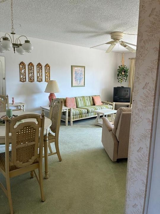 For Sale: $115,000 (2 beds, 2 baths, 1044 Square Feet)