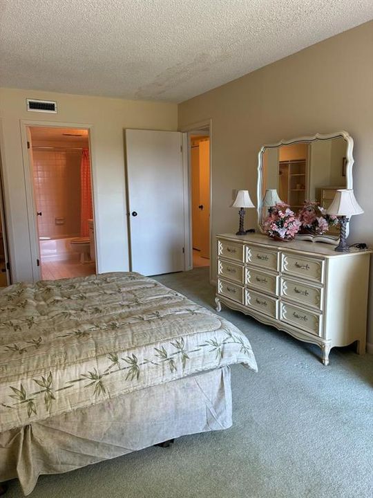 For Sale: $115,000 (2 beds, 2 baths, 1044 Square Feet)