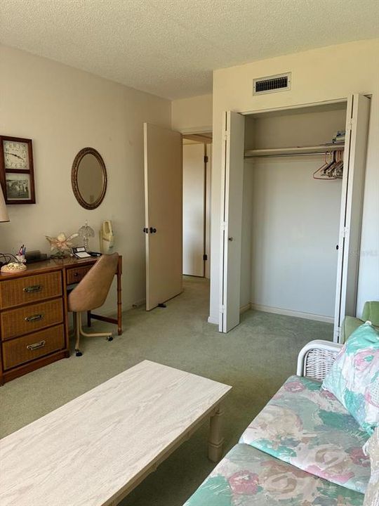 For Sale: $115,000 (2 beds, 2 baths, 1044 Square Feet)