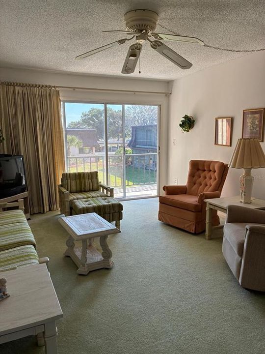 For Sale: $115,000 (2 beds, 2 baths, 1044 Square Feet)