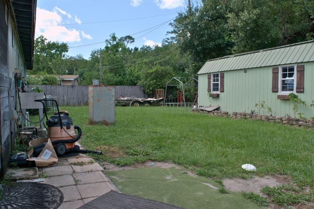 For Sale: $250,000 (3 beds, 2 baths, 828 Square Feet)
