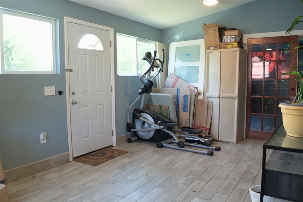 For Sale: $250,000 (3 beds, 2 baths, 828 Square Feet)