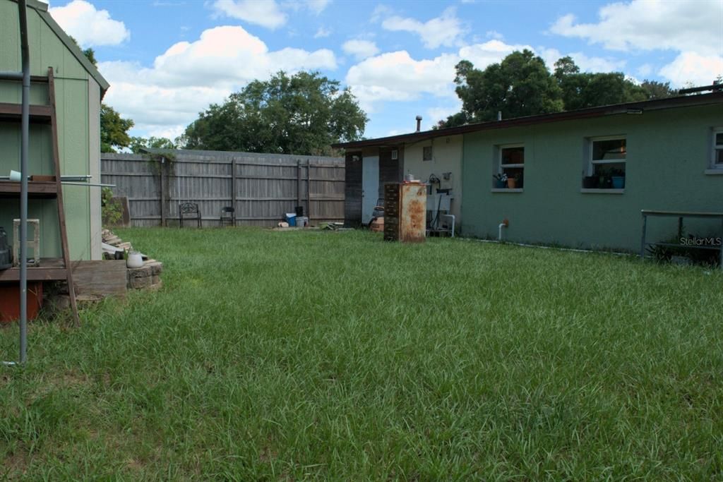For Sale: $250,000 (3 beds, 2 baths, 828 Square Feet)