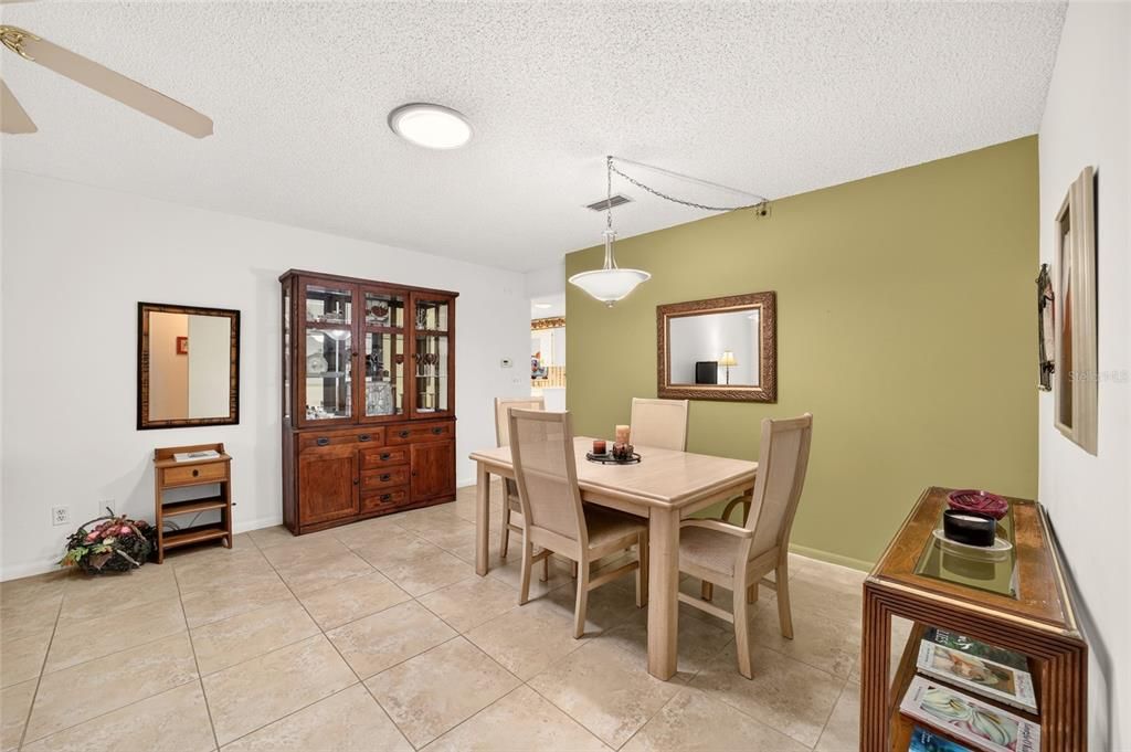 For Sale: $124,900 (2 beds, 2 baths, 1366 Square Feet)