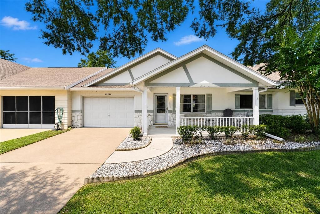 For Sale: $124,900 (2 beds, 2 baths, 1366 Square Feet)