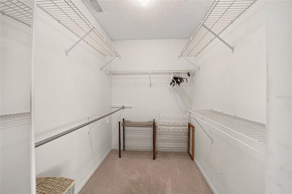 For Sale: $124,900 (2 beds, 2 baths, 1366 Square Feet)