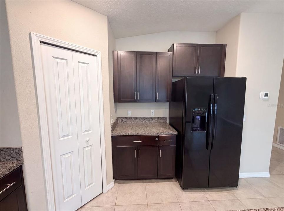 En Venta: $325,000 (4 camas, 2 baños, 1918 Pies cuadrados)