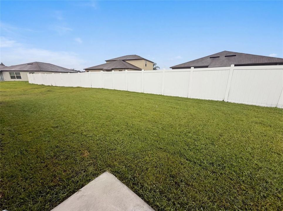 En Venta: $325,000 (4 camas, 2 baños, 1918 Pies cuadrados)