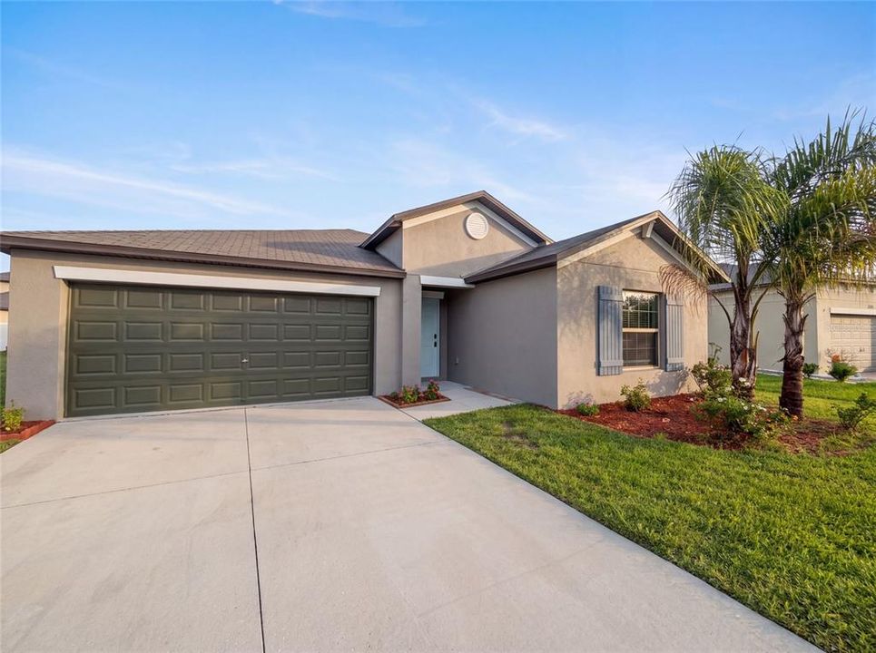 En Venta: $325,000 (4 camas, 2 baños, 1918 Pies cuadrados)