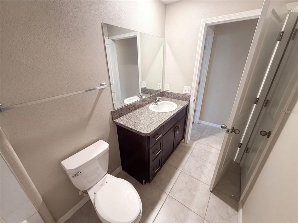 En Venta: $325,000 (4 camas, 2 baños, 1918 Pies cuadrados)