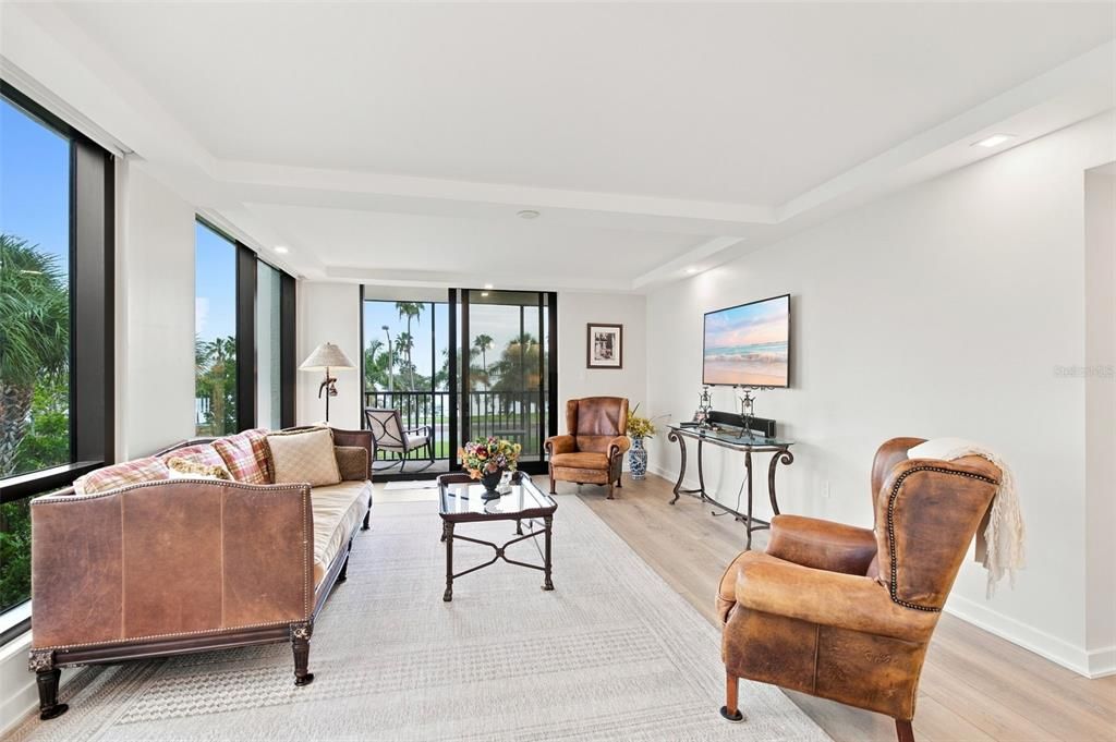 For Sale: $799,000 (2 beds, 2 baths, 1247 Square Feet)
