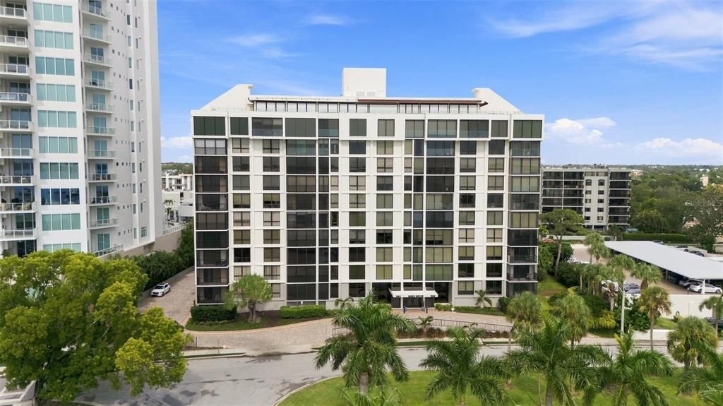 For Sale: $799,000 (2 beds, 2 baths, 1247 Square Feet)