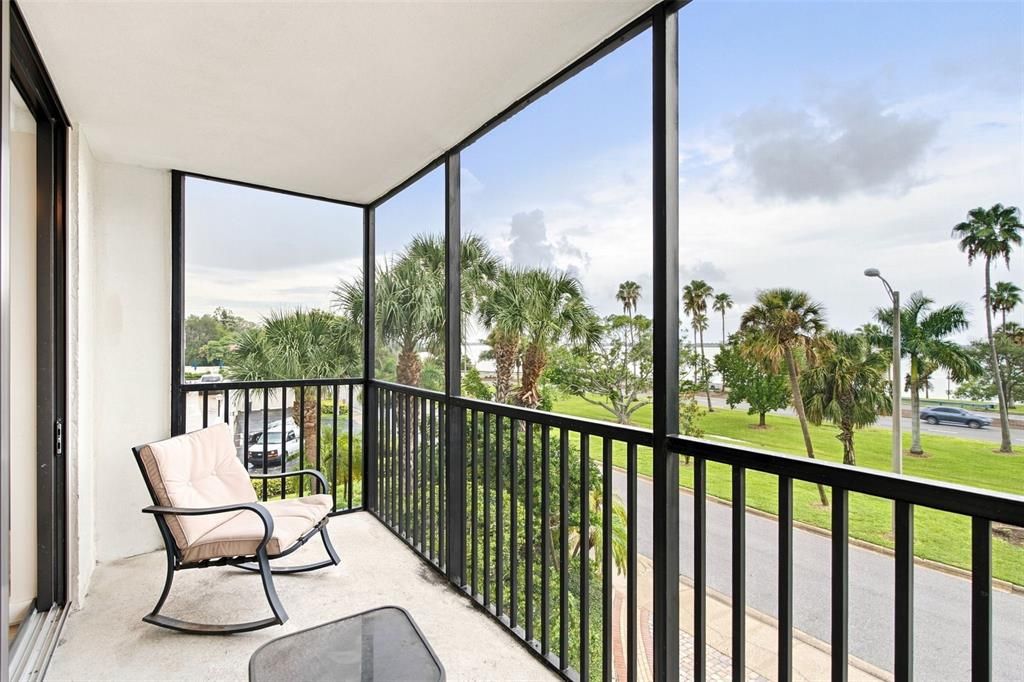 For Sale: $799,000 (2 beds, 2 baths, 1247 Square Feet)