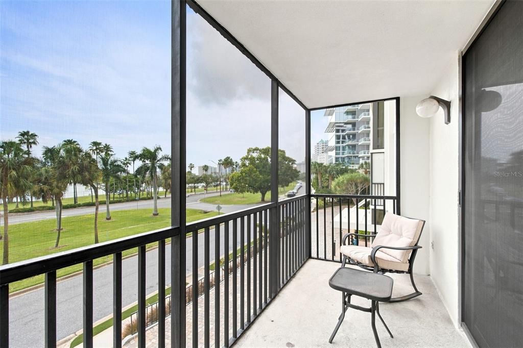 For Sale: $799,000 (2 beds, 2 baths, 1247 Square Feet)