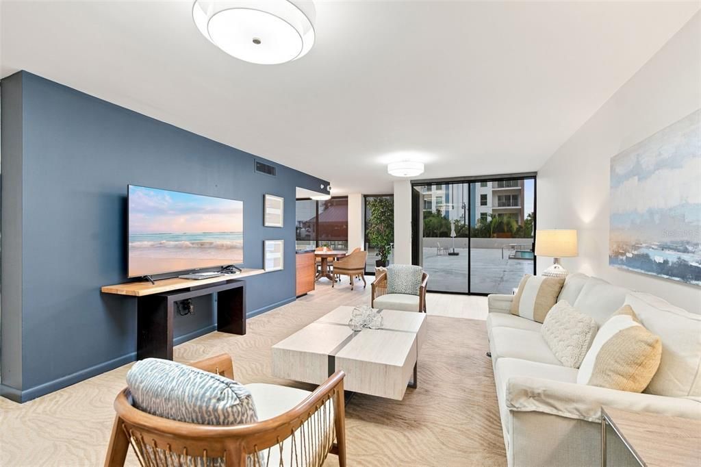 For Sale: $799,000 (2 beds, 2 baths, 1247 Square Feet)