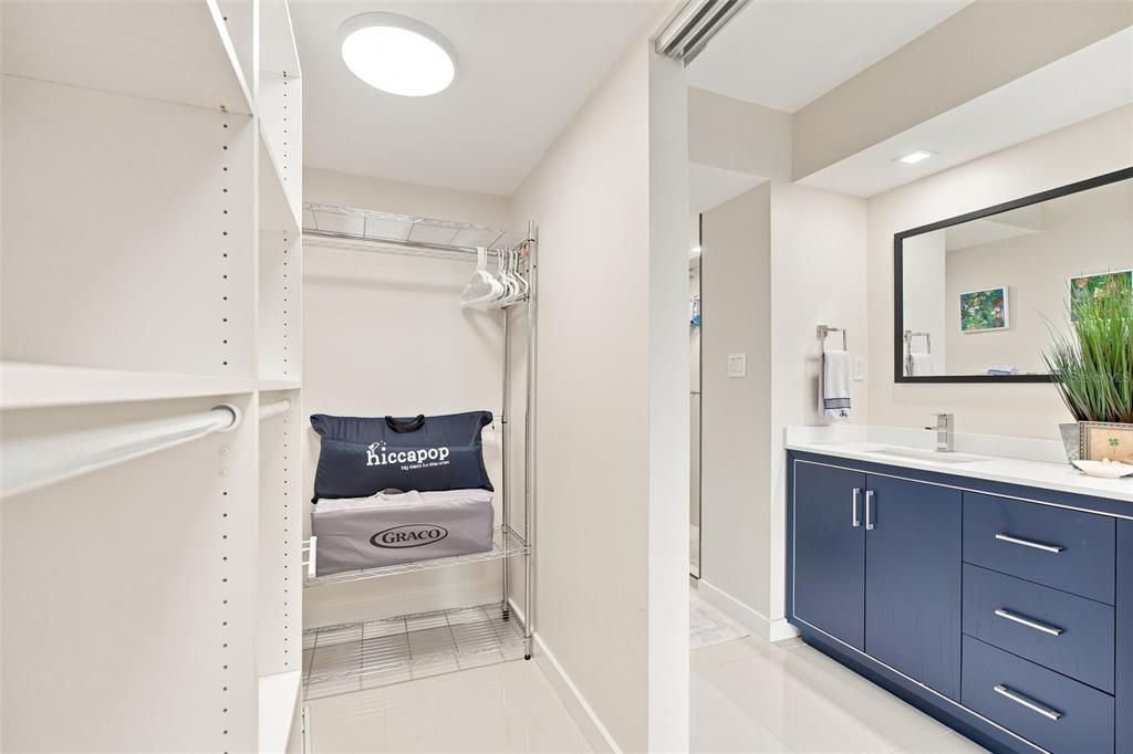 For Sale: $799,000 (2 beds, 2 baths, 1247 Square Feet)