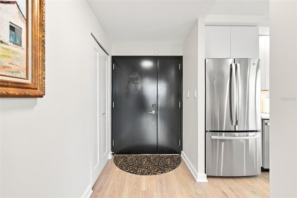 For Sale: $799,000 (2 beds, 2 baths, 1247 Square Feet)