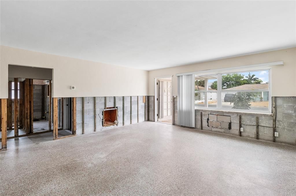 Activo con contrato: $375,000 (3 camas, 2 baños, 1382 Pies cuadrados)