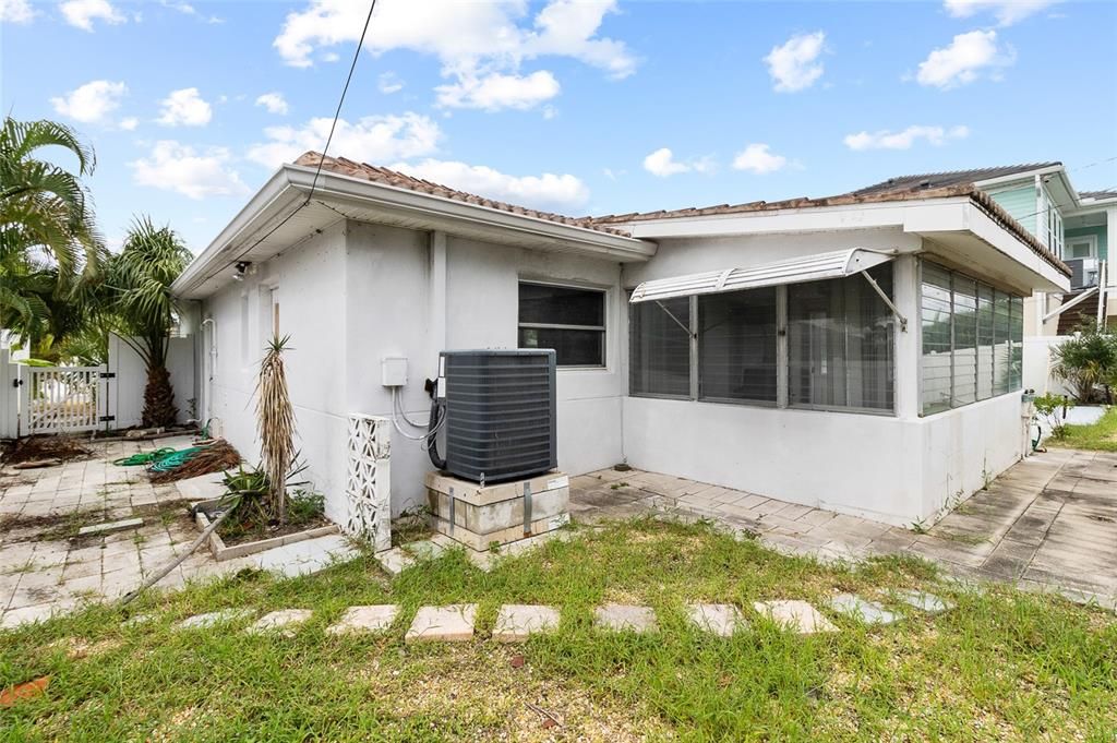Activo con contrato: $375,000 (3 camas, 2 baños, 1382 Pies cuadrados)