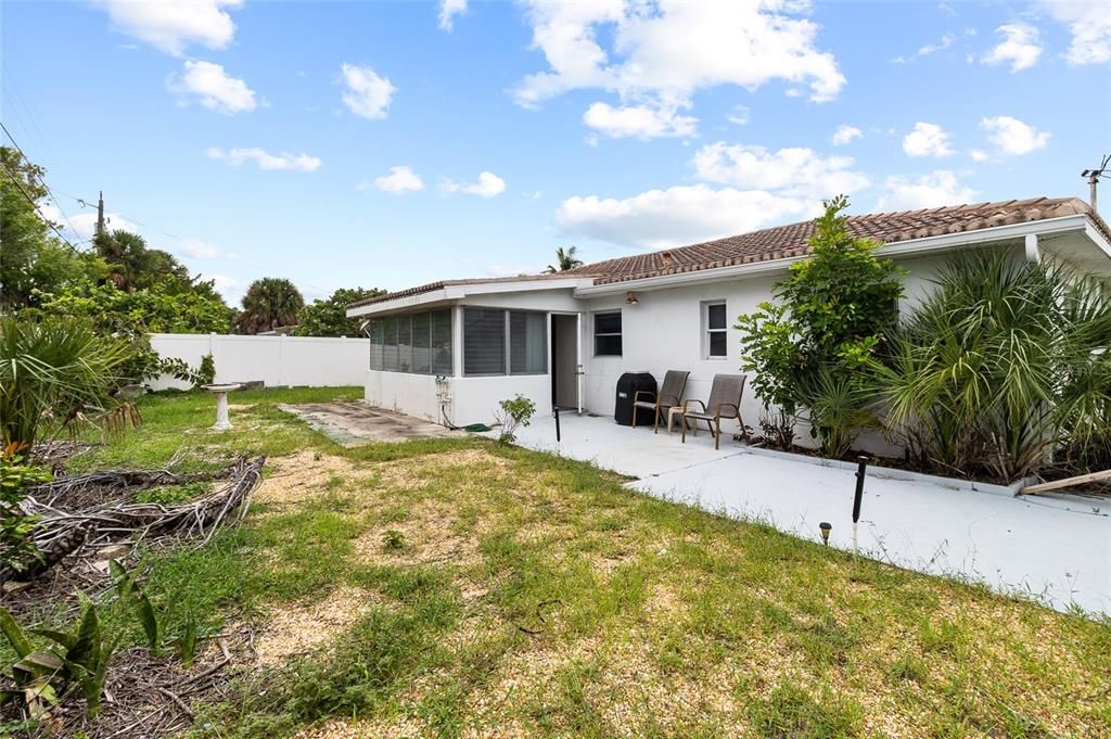 Activo con contrato: $375,000 (3 camas, 2 baños, 1382 Pies cuadrados)
