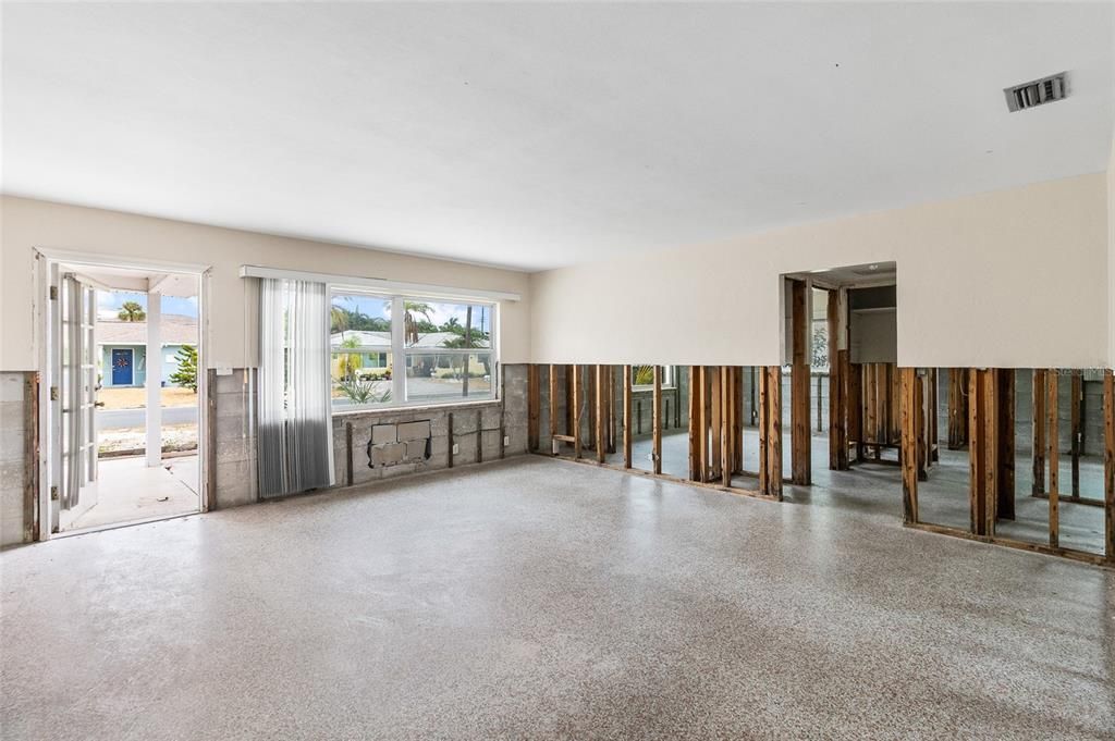Activo con contrato: $375,000 (3 camas, 2 baños, 1382 Pies cuadrados)