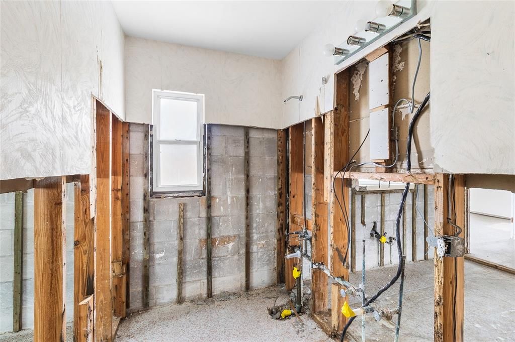 Activo con contrato: $375,000 (3 camas, 2 baños, 1382 Pies cuadrados)