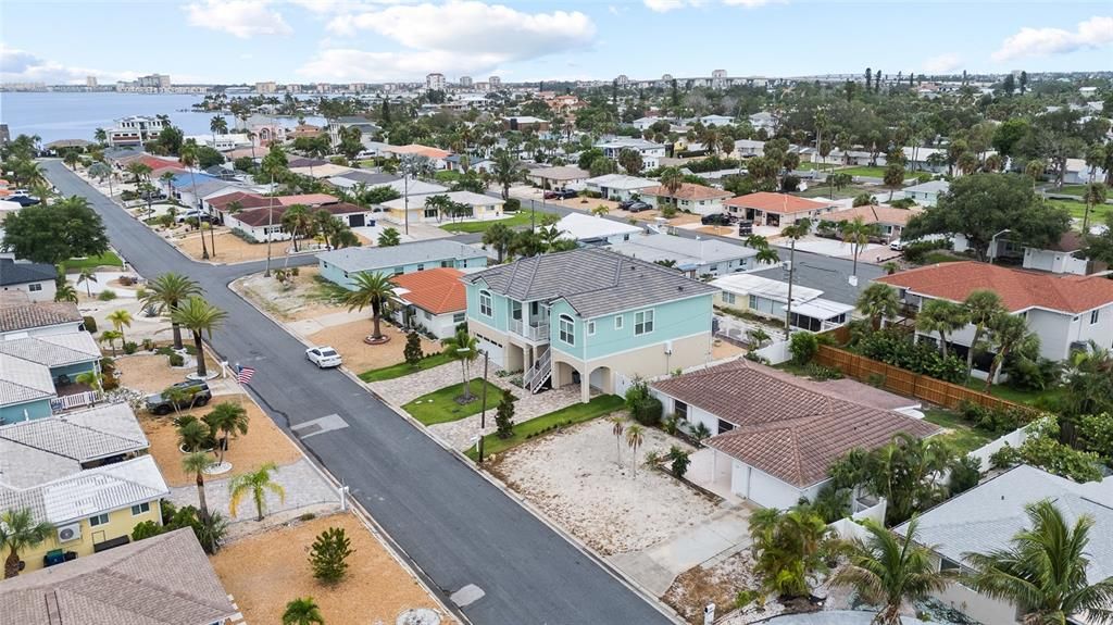 Activo con contrato: $375,000 (3 camas, 2 baños, 1382 Pies cuadrados)