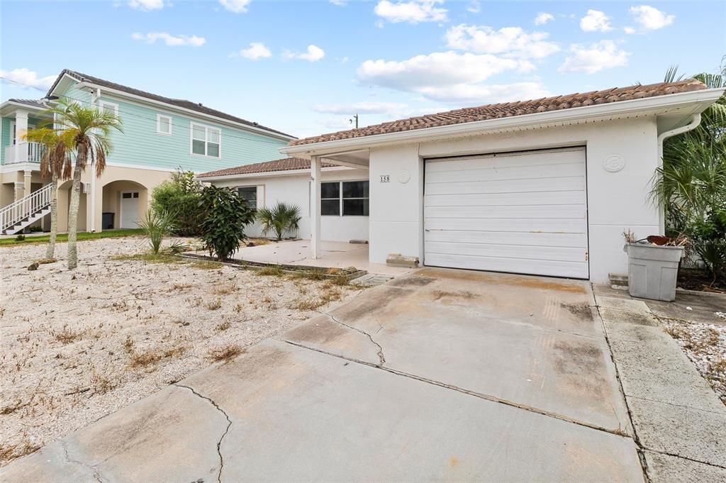 Activo con contrato: $375,000 (3 camas, 2 baños, 1382 Pies cuadrados)