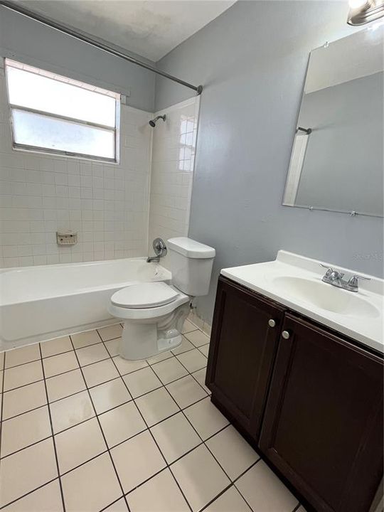 For Rent: $1,349 (3 beds, 1 baths, 915 Square Feet)