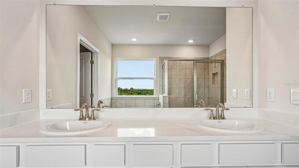 For Sale: $608,990 (5 beds, 3 baths, 2934 Square Feet)