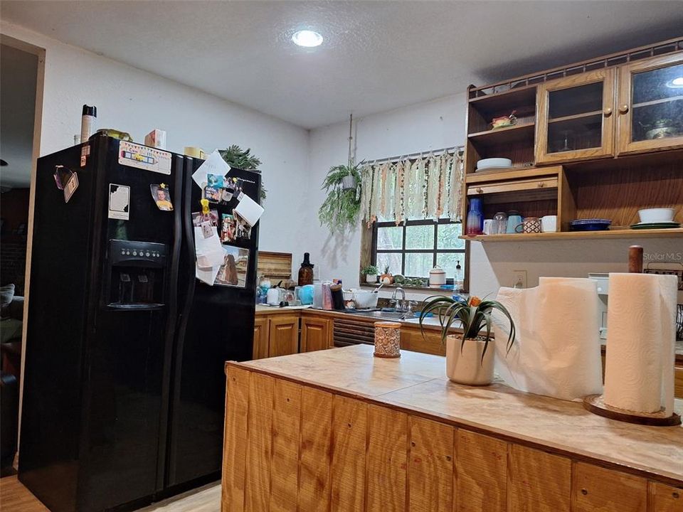 For Sale: $375,000 (3 beds, 3 baths, 2114 Square Feet)