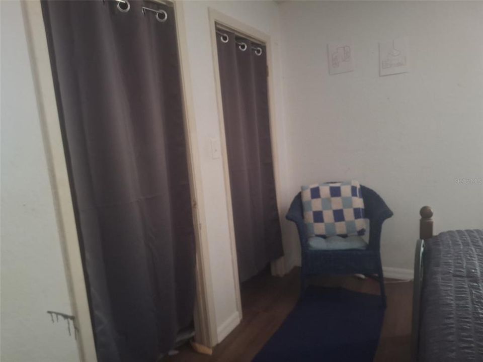 For Sale: $375,000 (3 beds, 3 baths, 2114 Square Feet)
