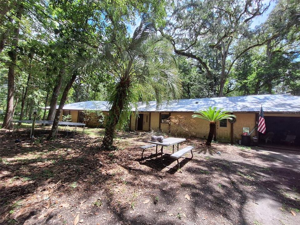 For Sale: $375,000 (3 beds, 3 baths, 2114 Square Feet)
