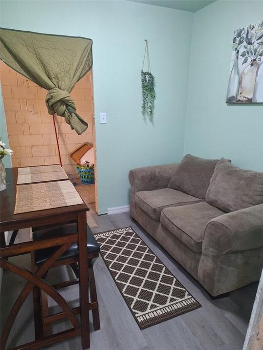 For Sale: $375,000 (3 beds, 3 baths, 2114 Square Feet)