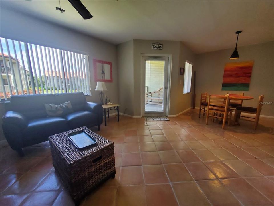 Active With Contract: $217,500 (1 beds, 1 baths, 665 Square Feet)
