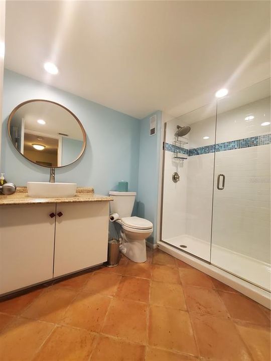 Active With Contract: $217,500 (1 beds, 1 baths, 665 Square Feet)