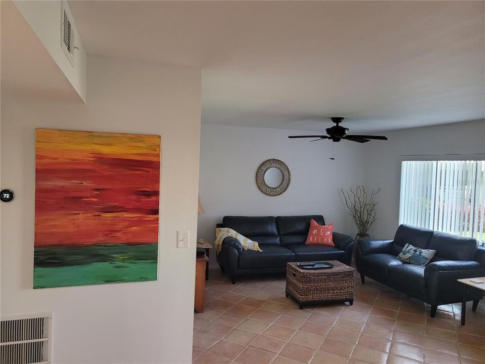 Active With Contract: $217,500 (1 beds, 1 baths, 665 Square Feet)