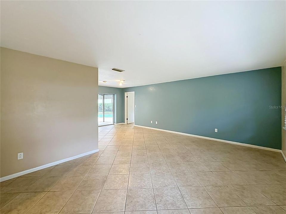 For Sale: $457,900 (4 beds, 3 baths, 2166 Square Feet)