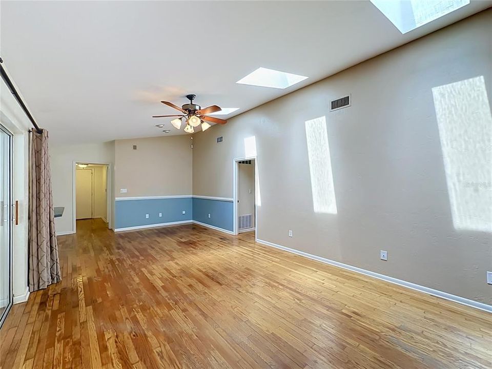 For Sale: $457,900 (4 beds, 3 baths, 2166 Square Feet)