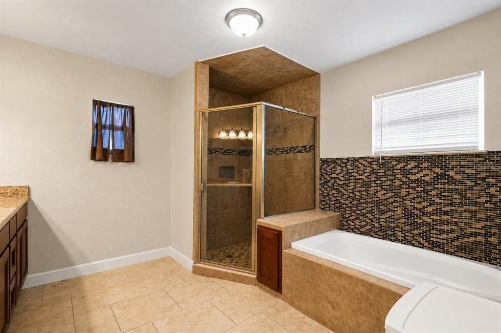 En Venta: $600,000 (5 camas, 4 baños, 3390 Pies cuadrados)