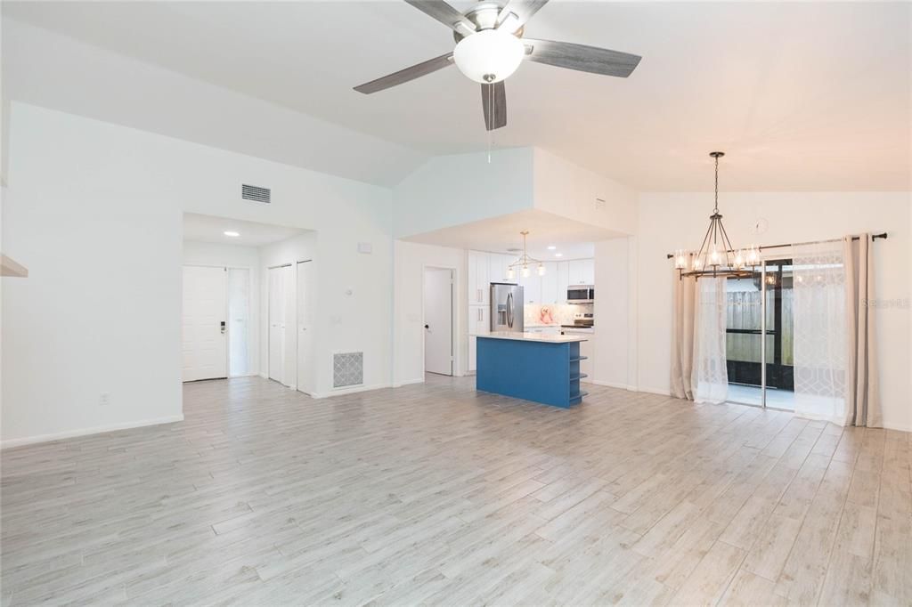 For Sale: $449,000 (3 beds, 2 baths, 1464 Square Feet)