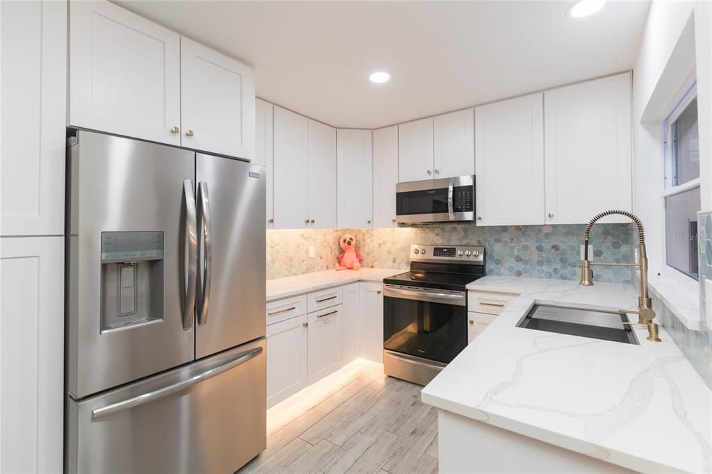 For Sale: $449,000 (3 beds, 2 baths, 1464 Square Feet)