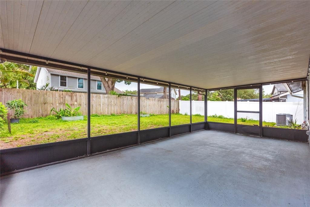 For Sale: $449,000 (3 beds, 2 baths, 1464 Square Feet)