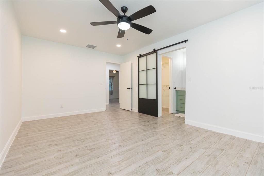 For Sale: $449,000 (3 beds, 2 baths, 1464 Square Feet)