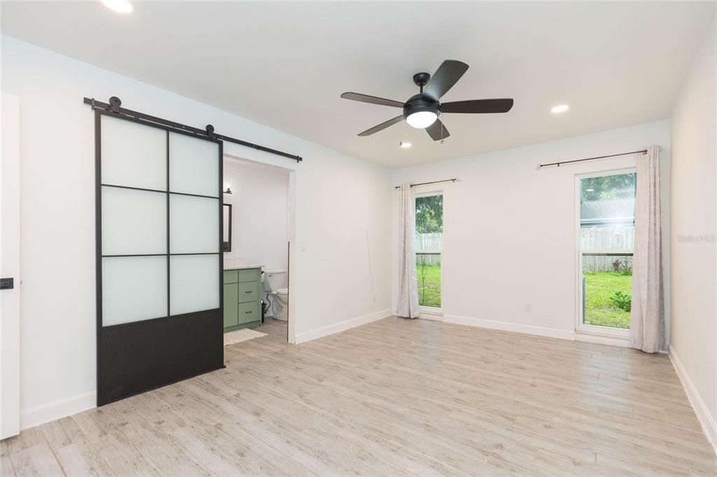 For Sale: $449,000 (3 beds, 2 baths, 1464 Square Feet)