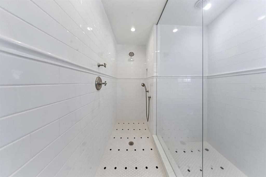En Venta: $3,000,000 (7 camas, 7 baños, 7223 Pies cuadrados)