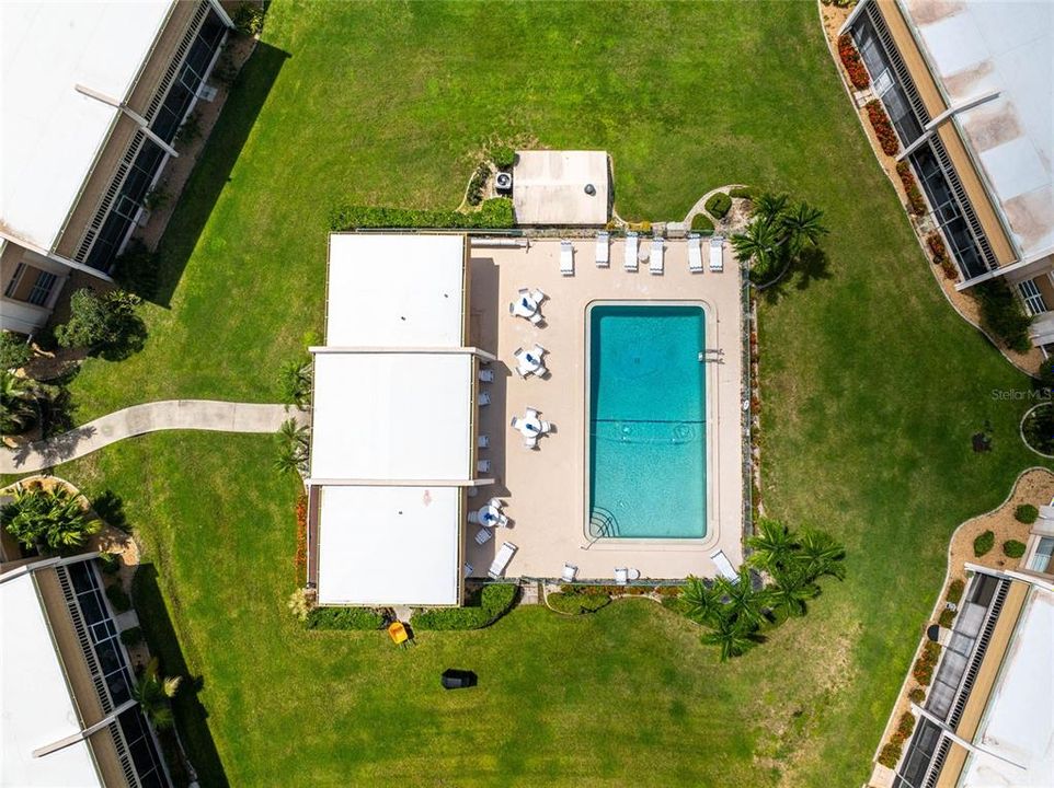 For Sale: $189,000 (2 beds, 2 baths, 1114 Square Feet)