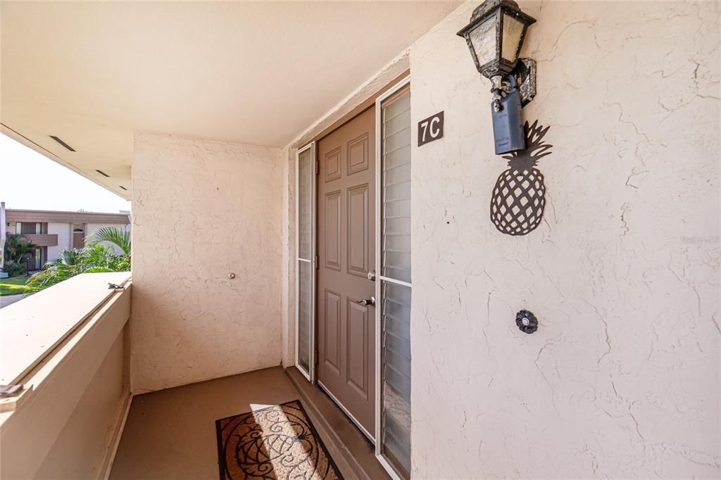 For Sale: $189,000 (2 beds, 2 baths, 1114 Square Feet)