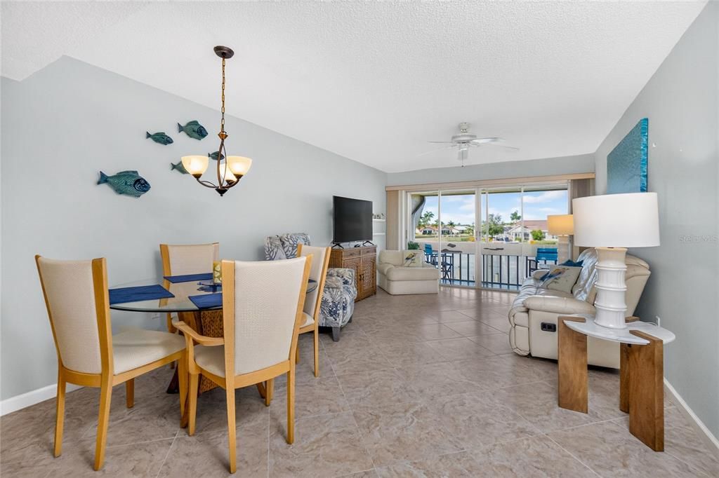 For Sale: $189,000 (2 beds, 2 baths, 1114 Square Feet)